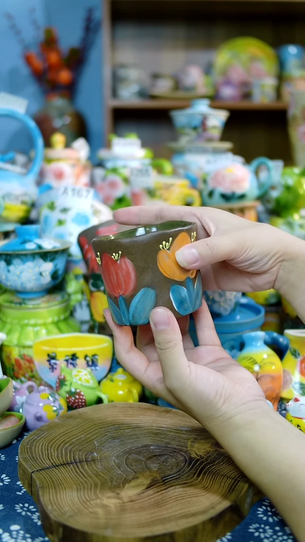 设计师款手绘釉下五彩陶瓷