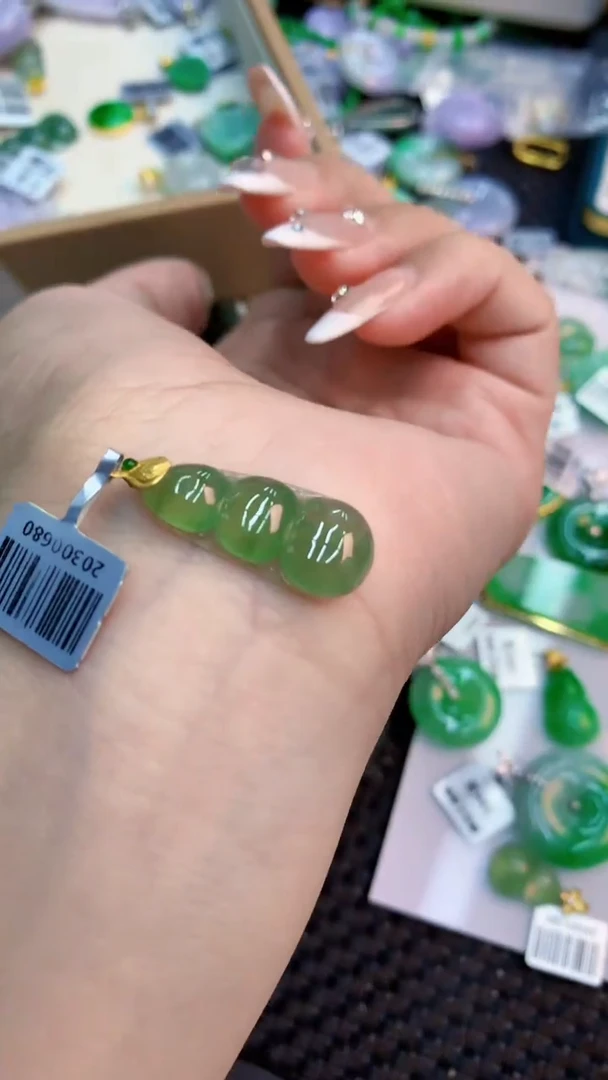 翡翠18K金镶嵌吊坠(不含链)1