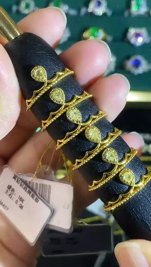 18K金镶嵌戒指钻石多样性发一