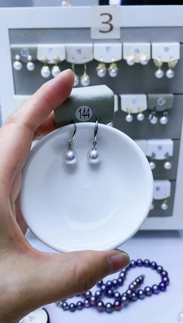 【闪购商品】淡水珍珠耳饰银S925镶嵌144