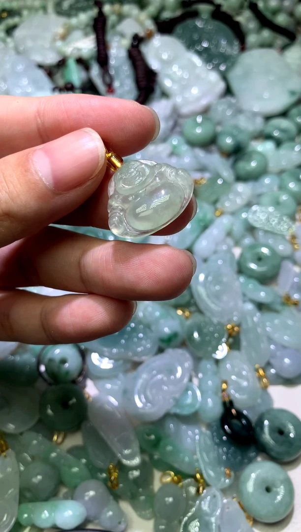 颈饰未镶嵌翡翠1