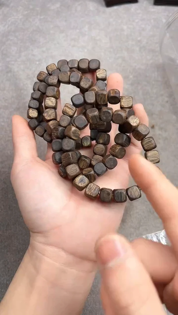 【闪购商品】沉香手串29号绿奇楠多样性发货1条