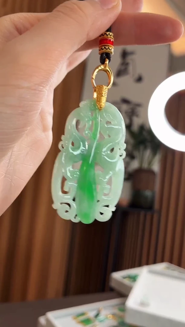 吊坠(不含链)18K金镶嵌翡翠吊坠