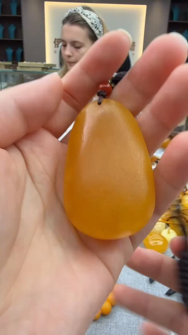 琥珀颈饰未镶嵌203秒拍号 假一罚三