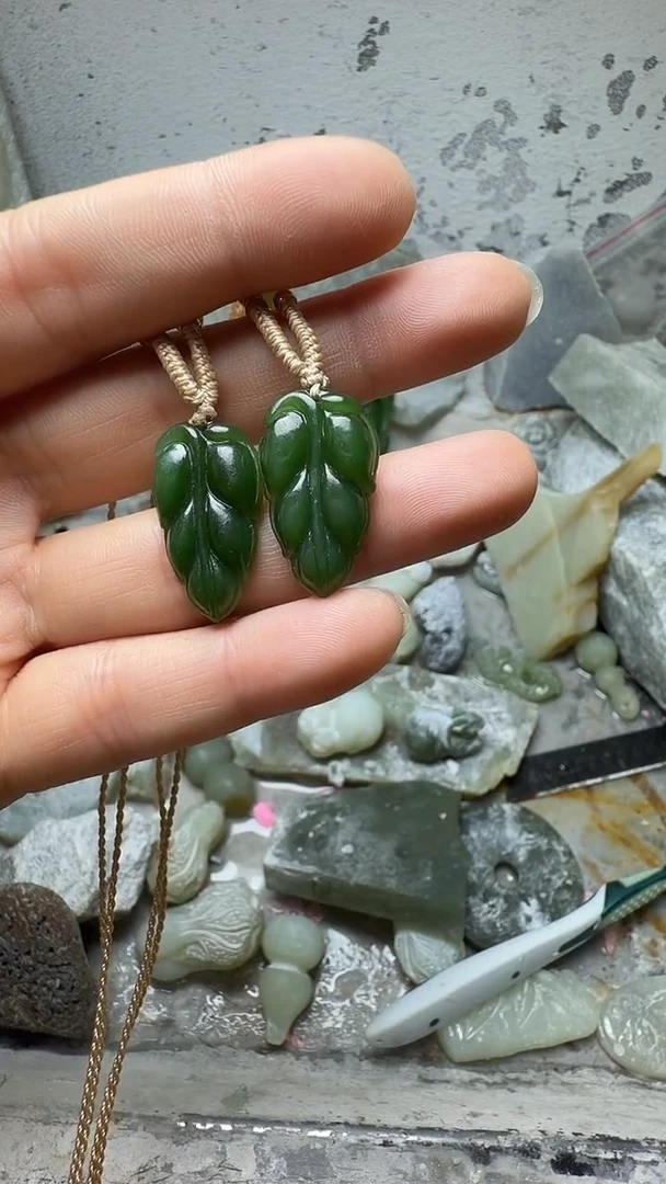 吊坠(赠链)未镶嵌和田玉树叶  拍一发一商品多样性发货