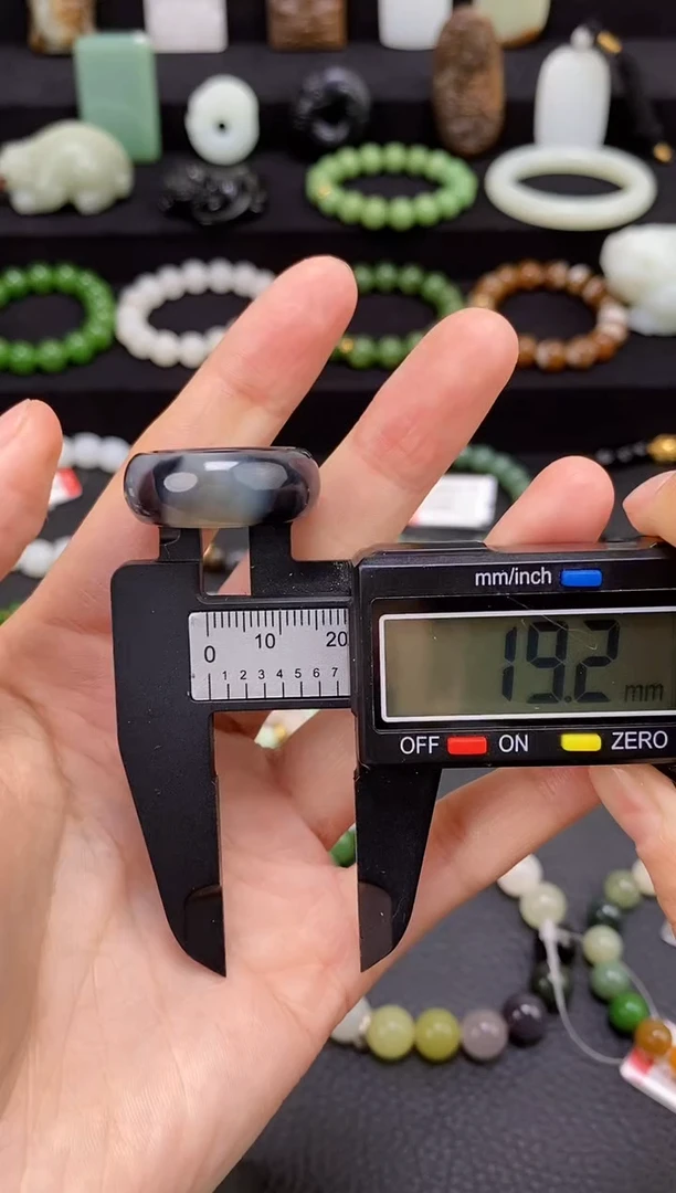 未镶嵌和田玉挂件青花戒圈内径19