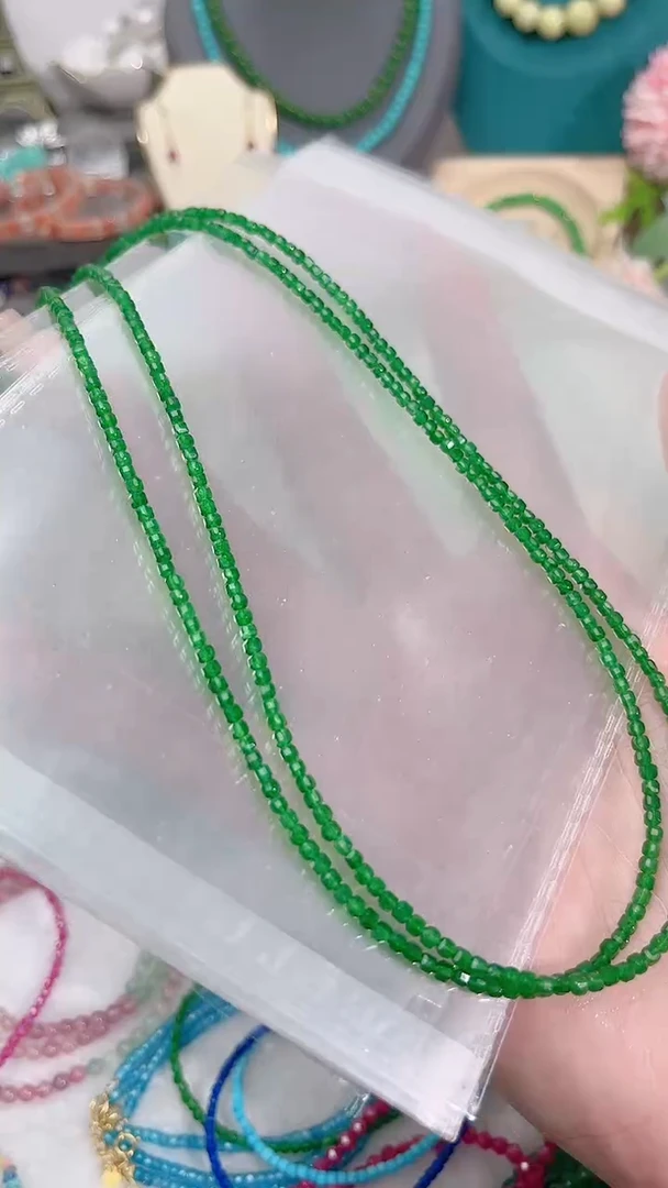 银S925镶嵌颈饰石榴石（沙弗莱）方99