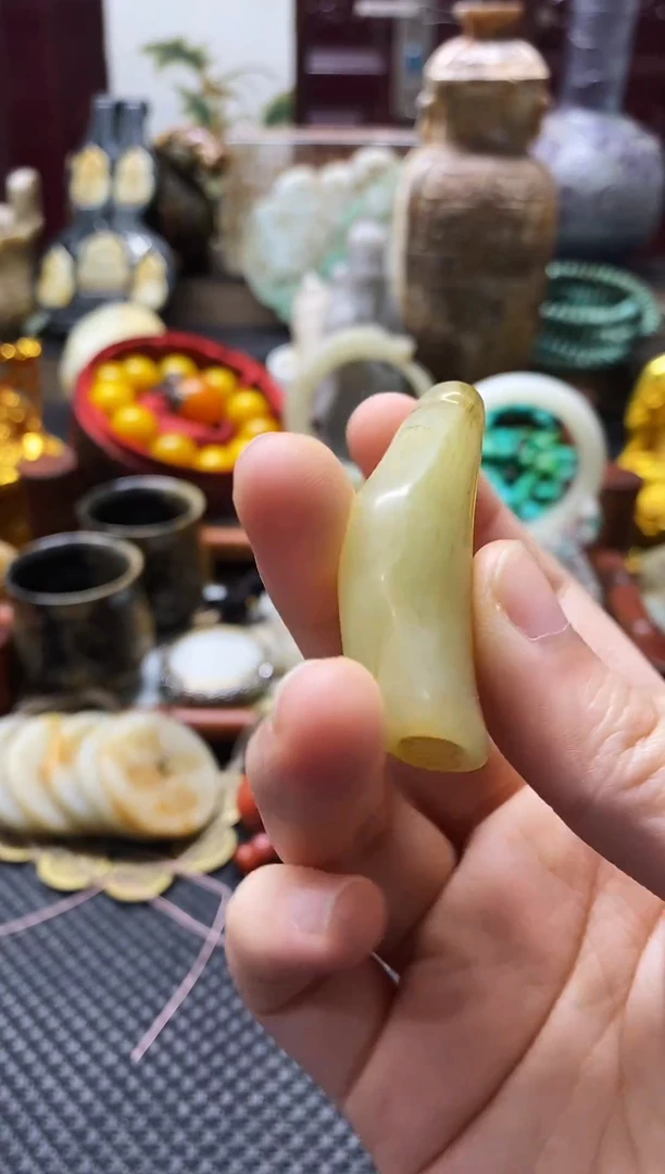 未镶嵌和田玉挂件1个