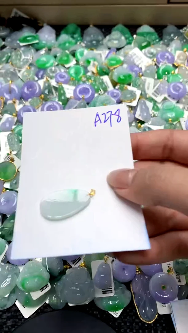 【闪购商品】翡翠颈饰18K金镶嵌111111111