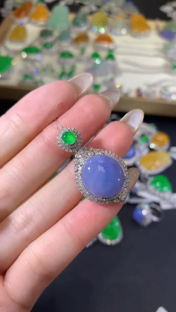 翡翠18K金镶嵌吊坠(不含链)141-蛋面