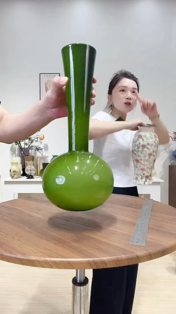 陶瓷绿色长颈套料琉璃