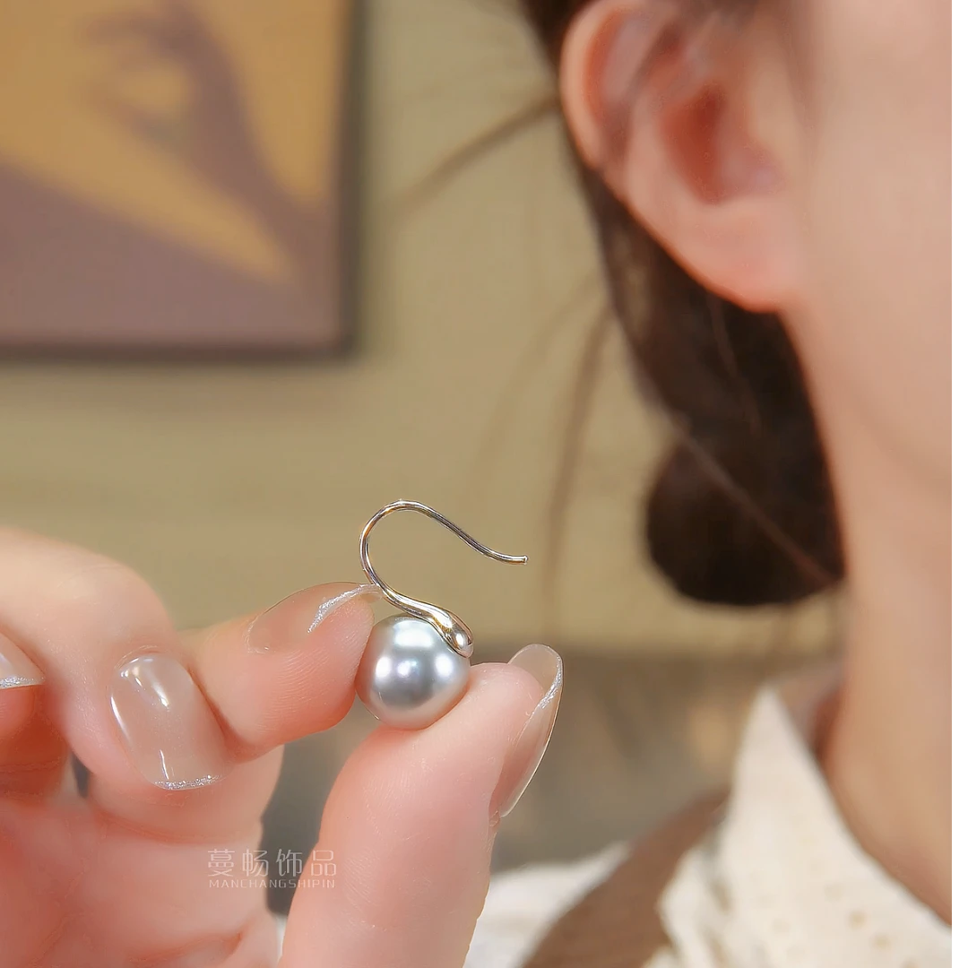 铜合金耳饰 2025新款许我荣耀同款高级灰珠珠耳钉极简轻奢耳环