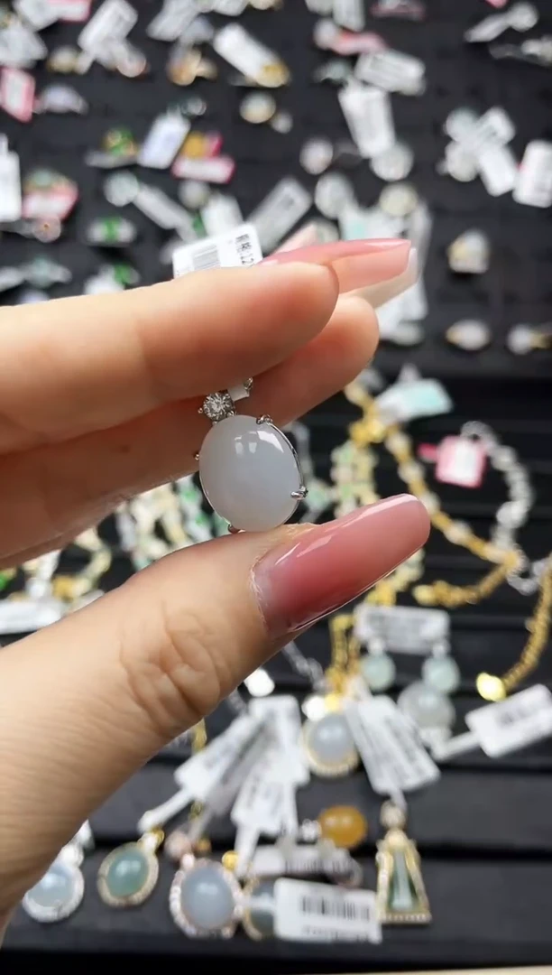 颈饰未镶嵌翡翠我