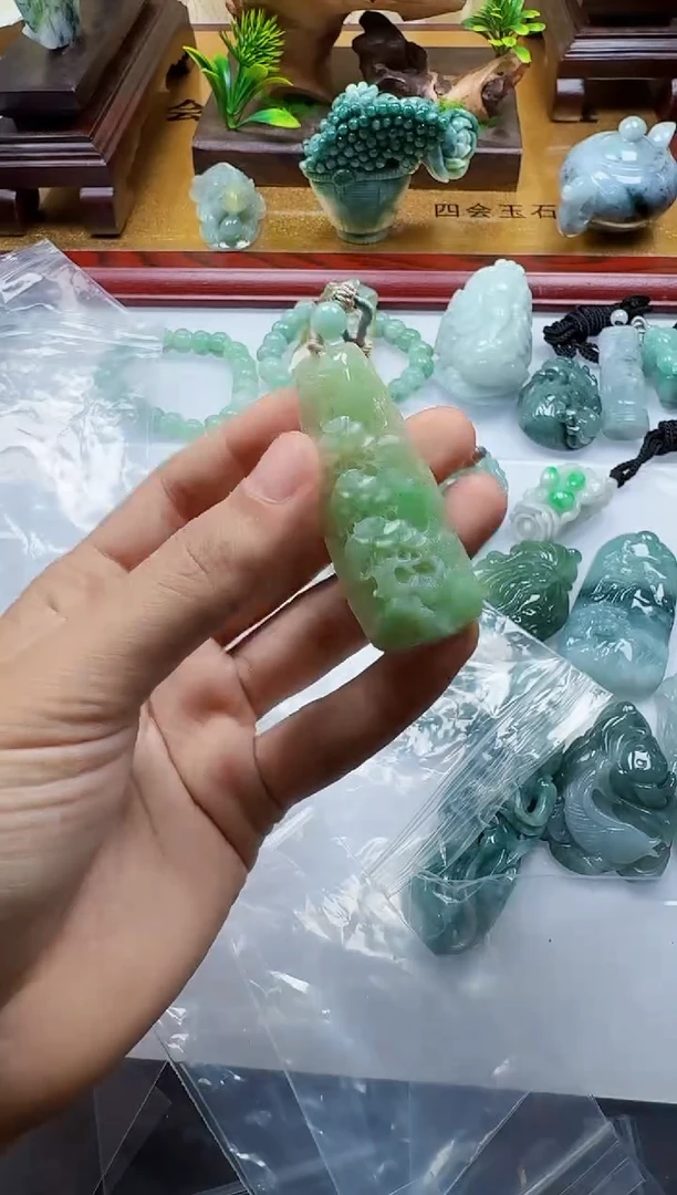 吊坠(不含链)未镶嵌翡翠1