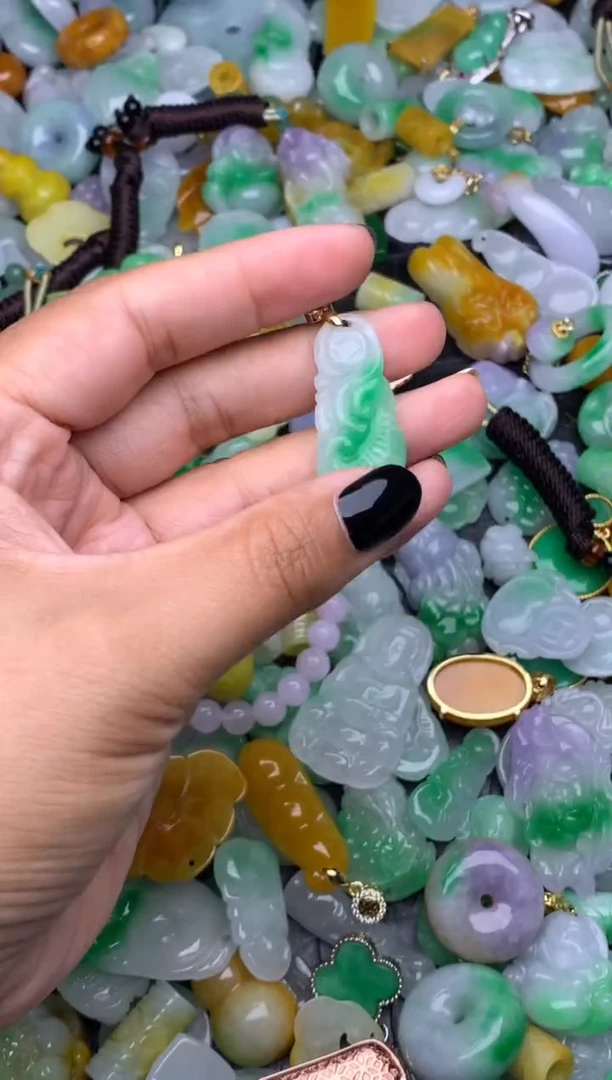 翡翠未镶嵌颈饰天然缅甸翡翠吊坠