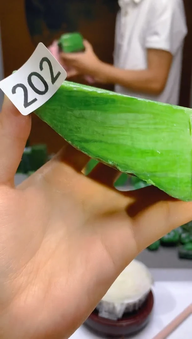 和田玉（碧玉）未镶嵌珠宝半成品202