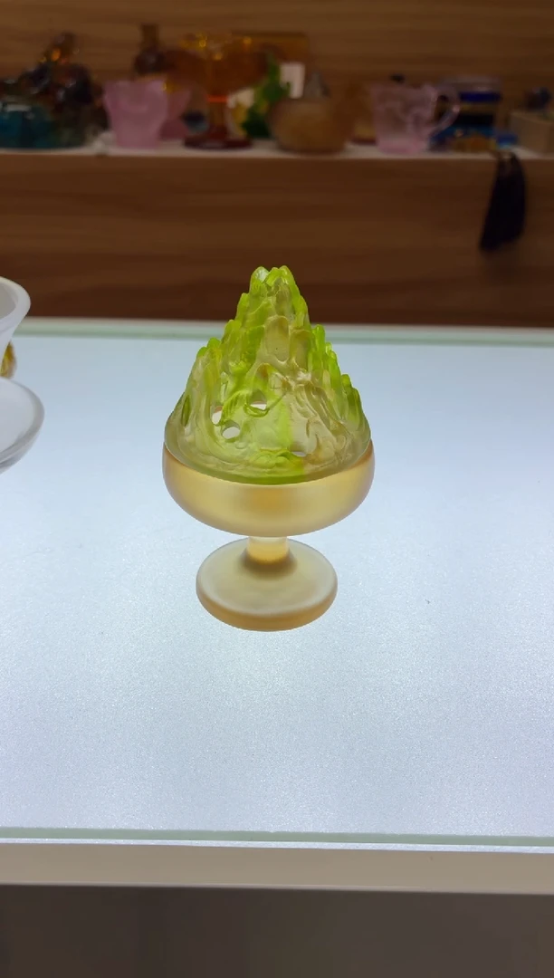 琉璃手工艺品博山炉10*6公分绿彩盖子