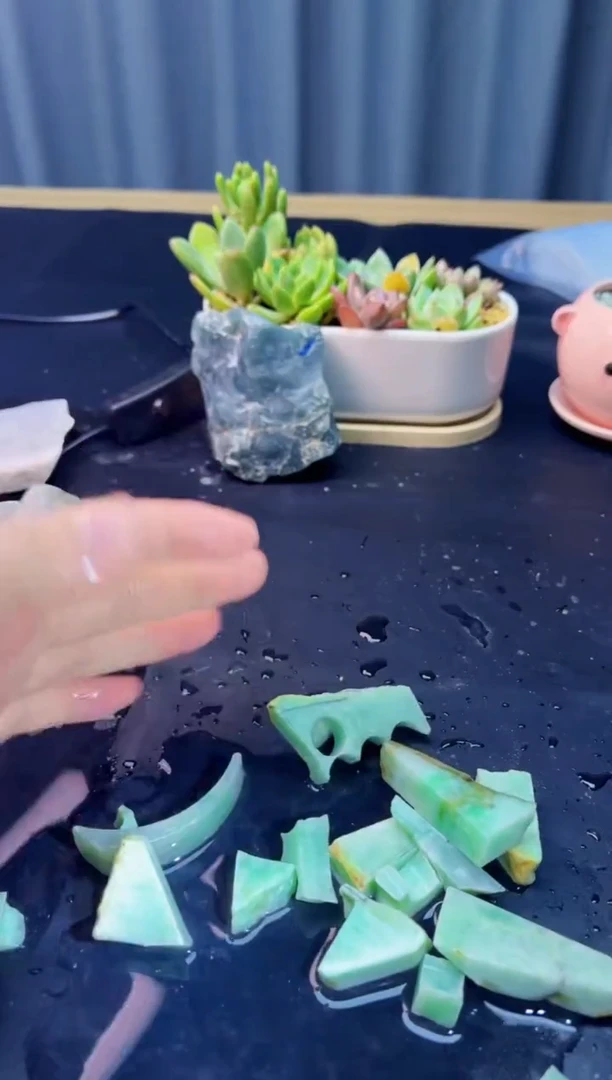 翡翠未镶嵌颈饰111天然缅甸A货翡翠