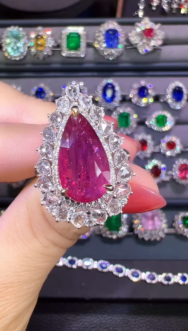 GUILD无烧彩色蓝宝石18K金镶嵌4ct