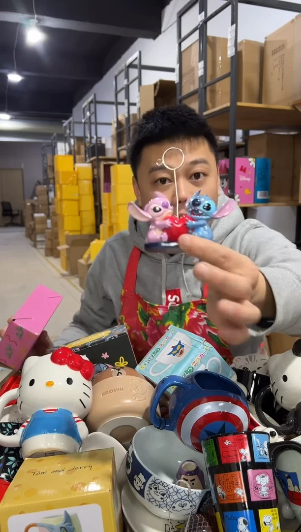 【闪购商品】杯原盒史迪仔安琪名片夹