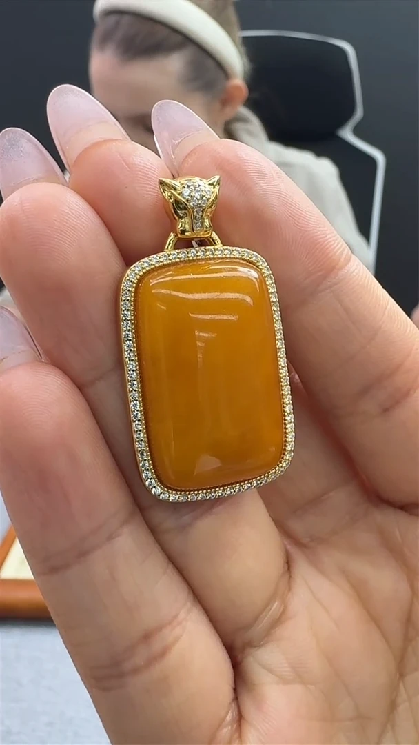 【闪购商品】琥珀颈饰银S925镶嵌446秒拍号