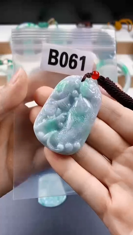 颈饰未镶嵌翡翠天然翡翠吊坠挂件