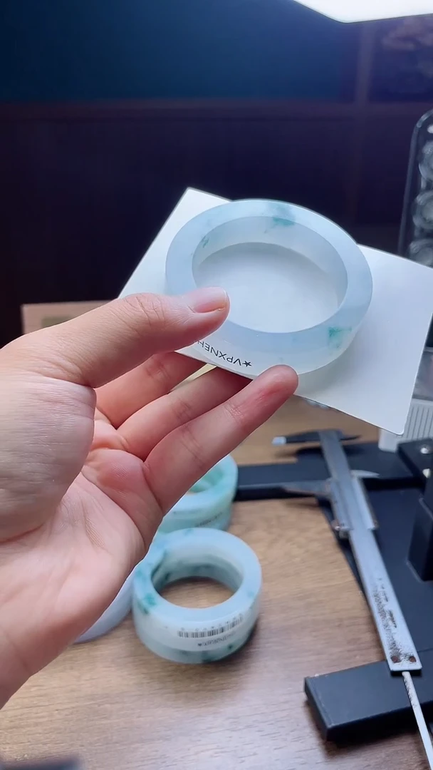 未镶嵌手镯定制翡翠筱*婷定制