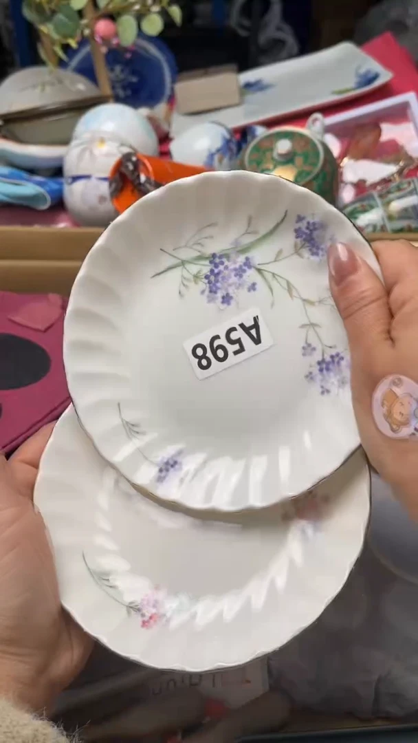 瓷片非*菊如图所示，清影轩甄选