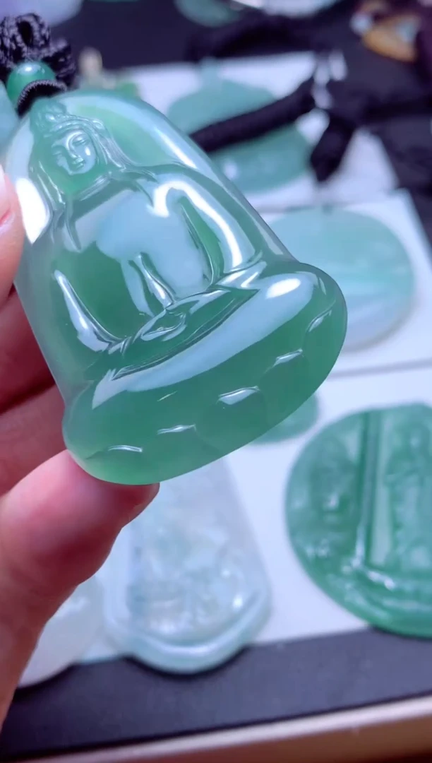颈饰未镶嵌翡翠天然A货翡翠