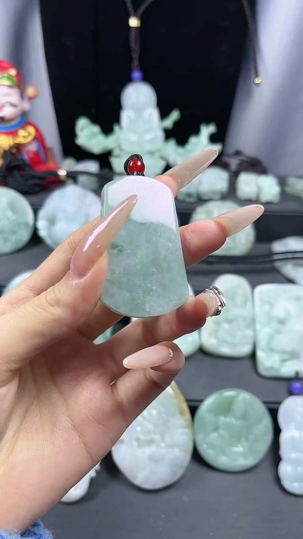 【闪购商品】翡翠颈饰未镶嵌无事牌