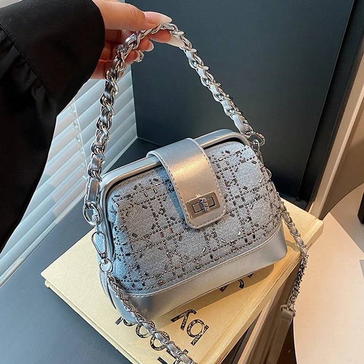 法式时尚包斜跨小香风夏季单根拉链暗袋斜挎包纯色牛仔盒子贝壳包