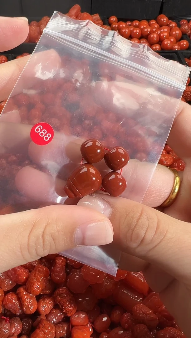 颈饰未镶嵌南红玛瑙1