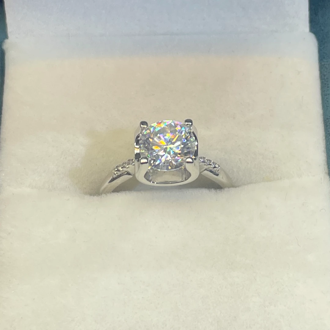 【Vivia】甄选 开口牛头戒指2.0CT