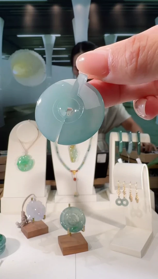 翡翠未镶嵌吊坠(不含链)平安扣多样性发一