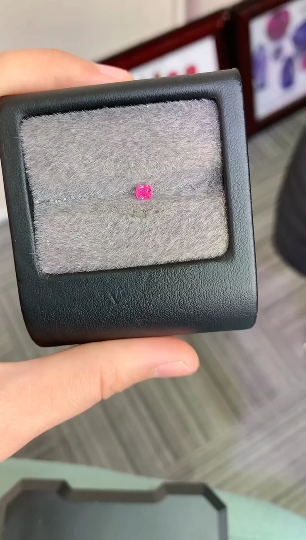【闪购商品】定制尖晶石裸石未镶嵌枕型 sagyin粉 0.26ct