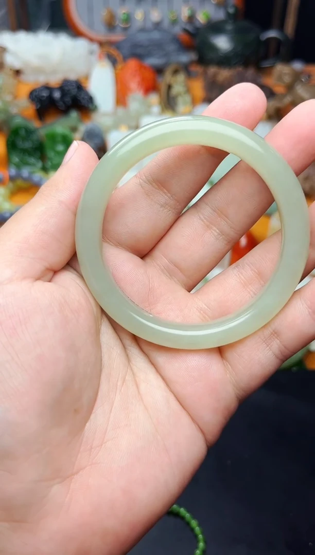 【闪购商品】和田玉手镯未镶嵌55.8圈口