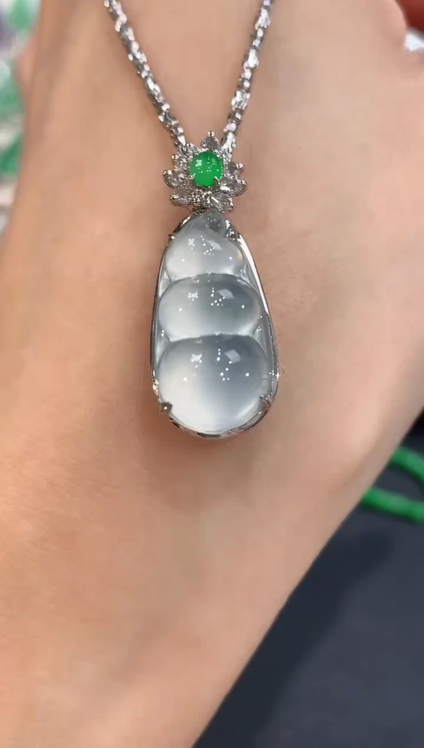 吊坠(不含链)18K金镶嵌翡翠a205