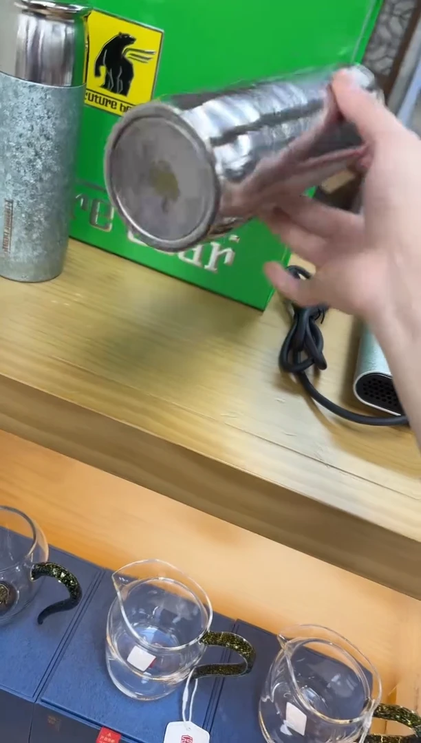 未来熊-博士帽钛杯-皓月银