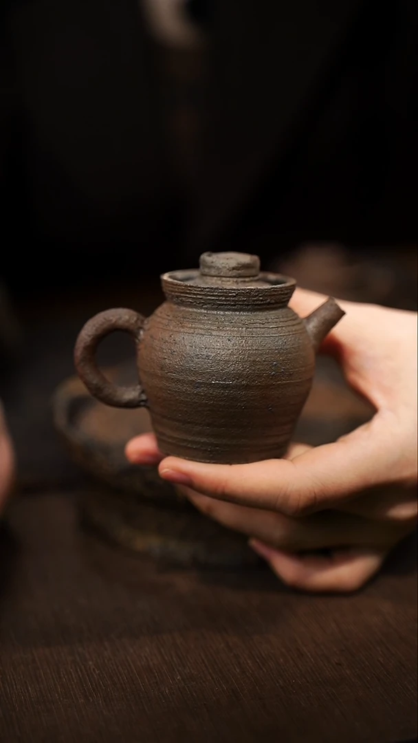 B*o全手工制作  柴烧紫砂后手壶