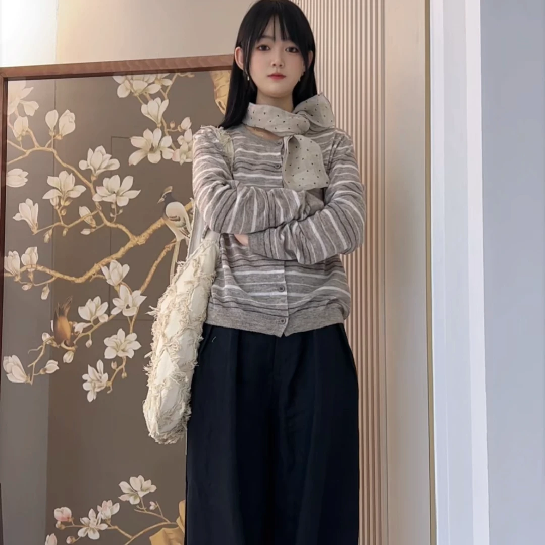 2025秋季新款长袖针织衫女设计感时尚圆领条纹撞色宽松上衣潮