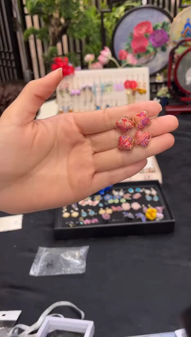 织绣?非遗手工苏绣饰品