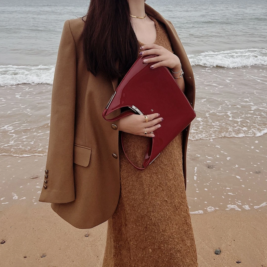 CHIIER-摩登年代系列 复古腋下包（漆皮）