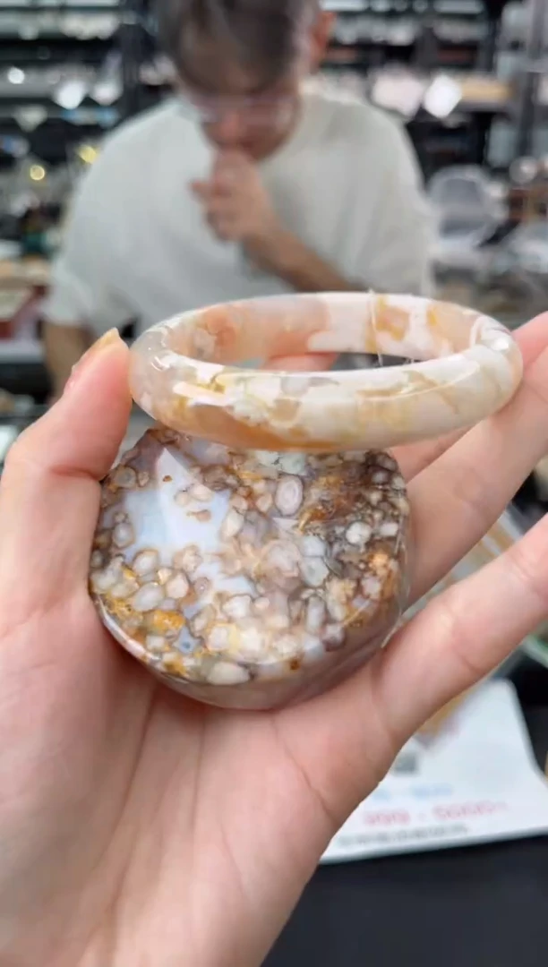 【闪购商品】石英质玉手镯未镶嵌61圈口（不退不换）1572499