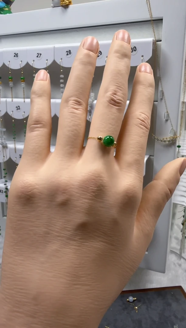 18K金镶嵌戒指翡翠缅甸天然A货翡翠