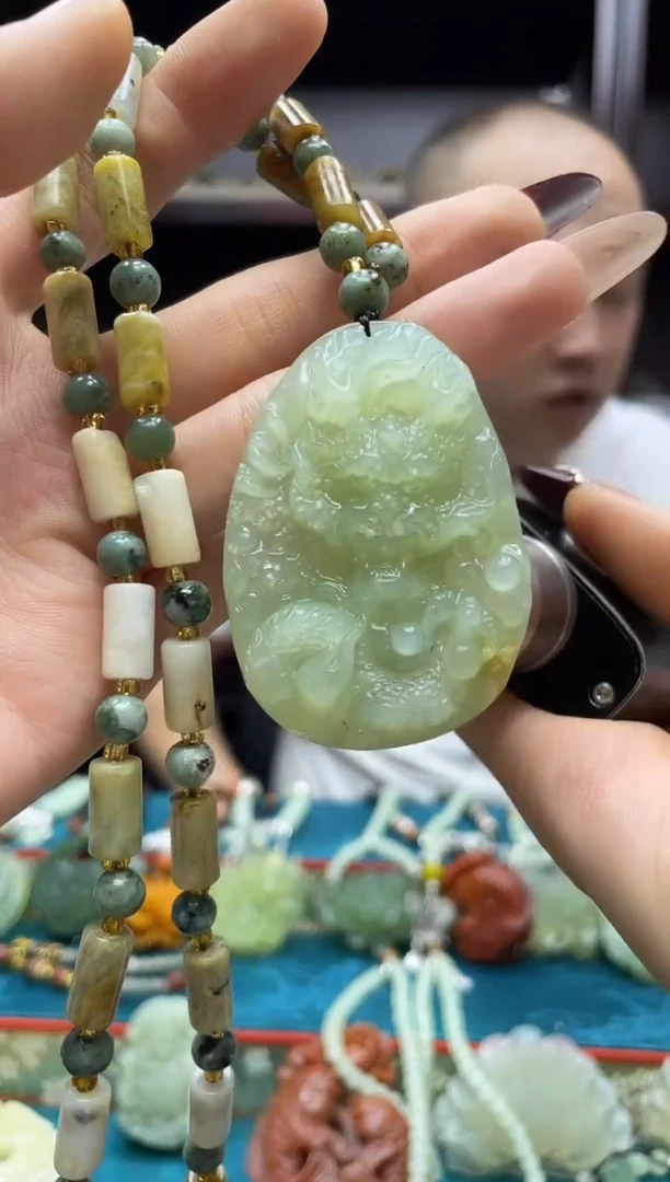 未镶嵌岫玉吊坠·