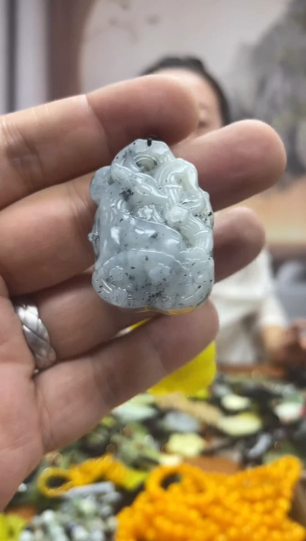 未镶嵌岫玉吊坠·