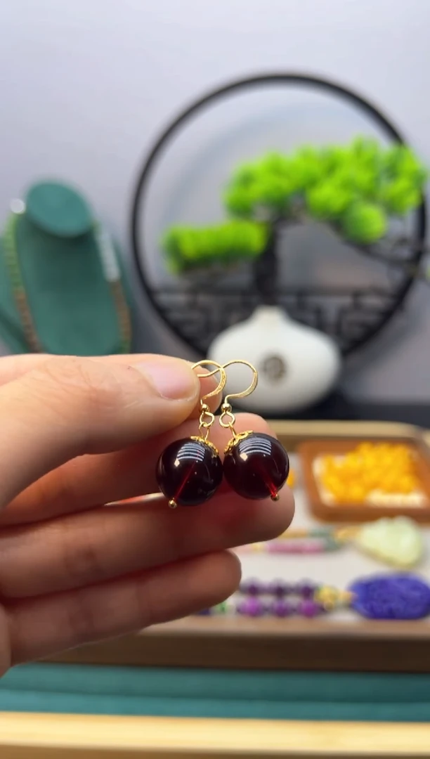 【闪购商品】血珀耳饰14K金镶嵌E329