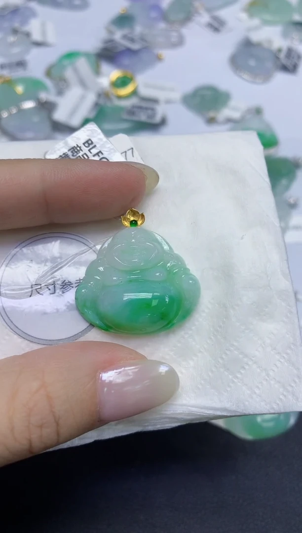 颈饰18K金镶嵌翡翠天然缅甸翡翠A货百元以上9元证书费自理