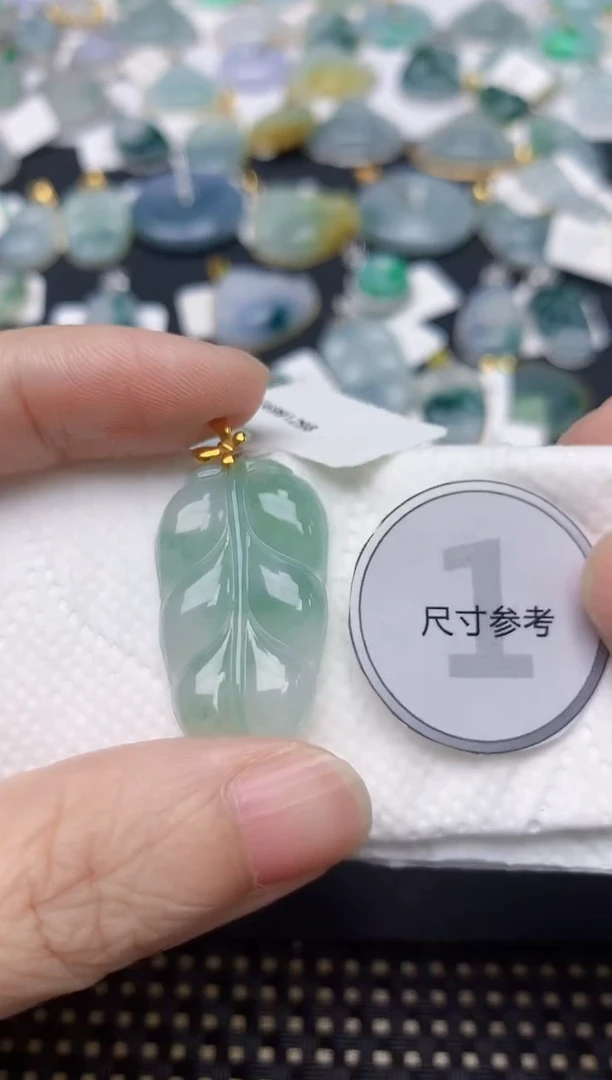 颈饰18K金镶嵌翡翠天然缅甸A货翡翠