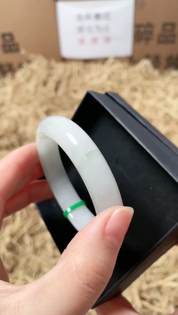 未镶嵌手镯石英质玉30-Q517-53